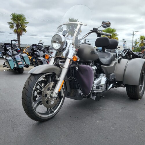 2018 Harley-Davidson® Freewheeler® FLRT thumb 3