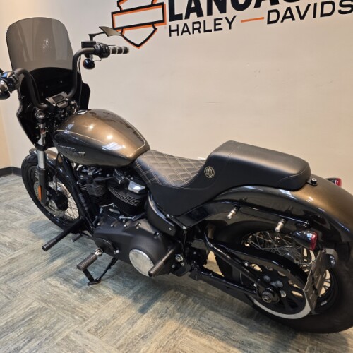 2020 Harley-Davidson® Street Bob® River Rock Gray FXBB thumb 0