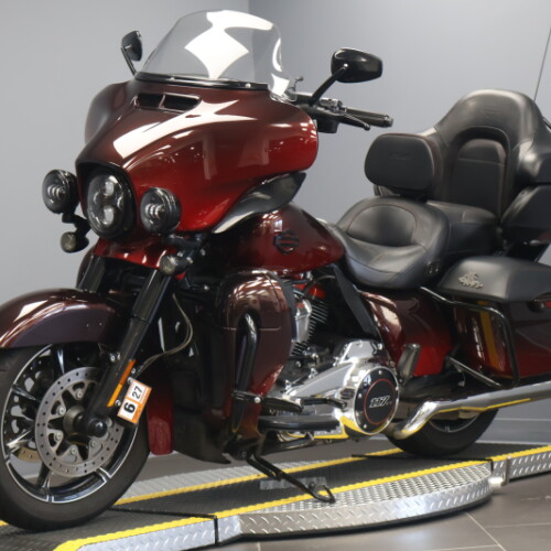 2018 Harley-Davidson® CVO™ Limited Burgundy Cherry Sunglo Fade thumb 1