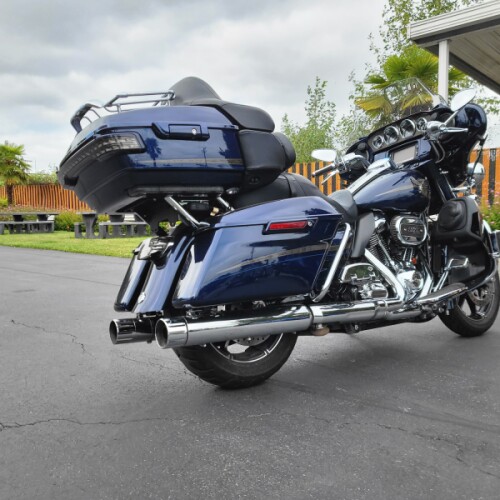 2018 Harley-Davidson® 115th Anniversary CVO™ Limited FLHTKSEANV thumb 3