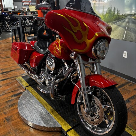 2010 Harley-Davidson® Street Glide® SCARLET RED thumb 0