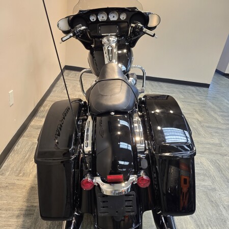 2017 Harley-Davidson® Street Glide® Special Vivid Black FLHXS thumb 2
