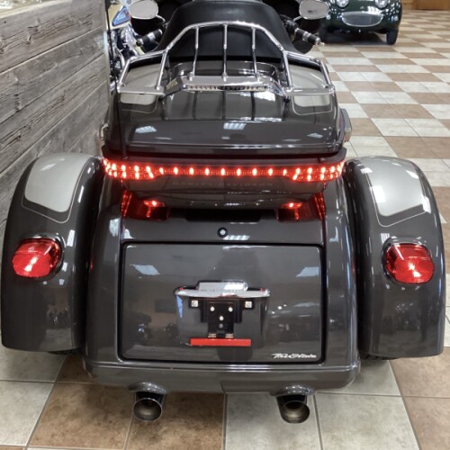 2023 Harley-Davidson® Tri Glide® Ultra Gray Haze/Silver Fortune thumb 0