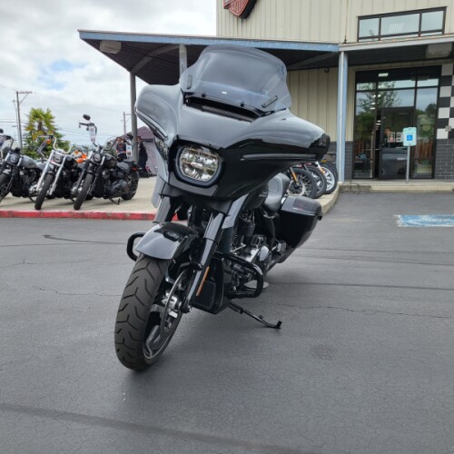 2024 Harley-Davidson® Street Glide® FLHX thumb 3