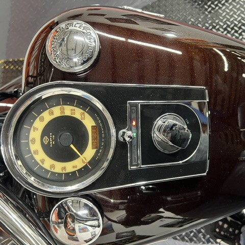  2011 Softail® Deluxe thumb 0