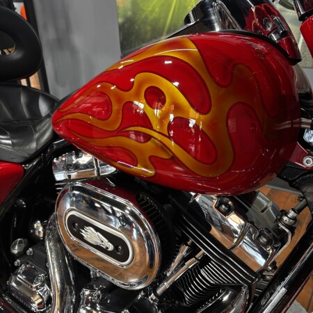 2010 Harley-Davidson® Street Glide® SCARLET RED thumb 3