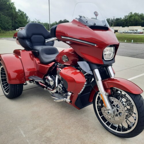 2026 Brilliant Red Chrome Trim thumb 1