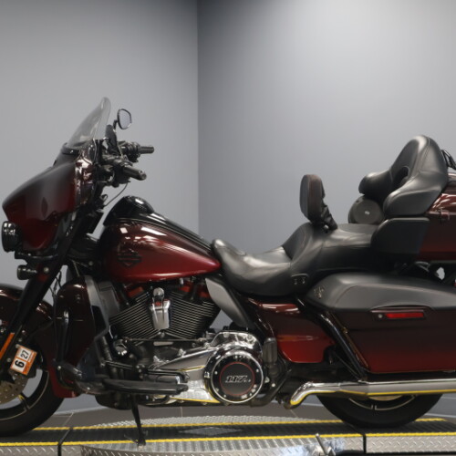 2018 Harley-Davidson® CVO™ Limited Burgundy Cherry Sunglo Fade thumb 0