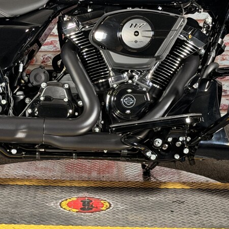 FLTRX 2026 Road Glide® thumb 2