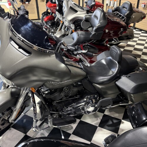 FLHX 2018 Street Glide® thumb 2