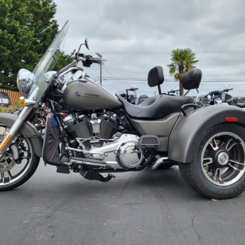 2018 Harley-Davidson® Freewheeler® FLRT thumb 1
