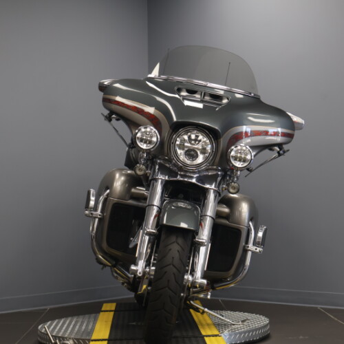 2016 Harley-Davidson® CVO™ Limited Charcoal Slate/Palladium Silver thumb 2