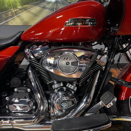 2024 Harley-Davidson® Road Glide® WHISKEY FIRE thumb 2