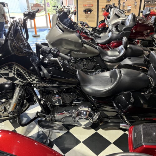 2015 Harley-Davidson® Street Glide® Special Black Denim thumb 2