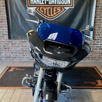 2026 Harley-Davidson® Road Glide® Midnight Ember thumb 2