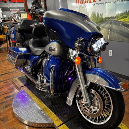2009 Harley-Davidson® Electra Glide® Ultra Classic® FLM BLUE/PEWTER thumb 1