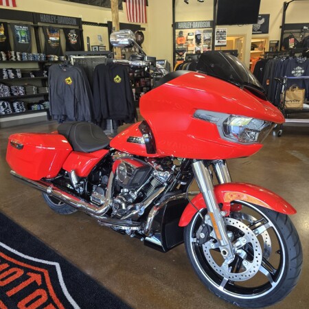 2026 Harley-Davidson® Road Glide®  thumb 3