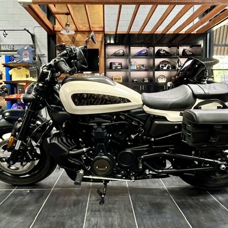  2023 Harley-Davidson® Sportster® S thumb 3