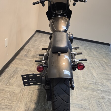 2020 Harley-Davidson® Street Bob® River Rock Gray FXBB thumb 2