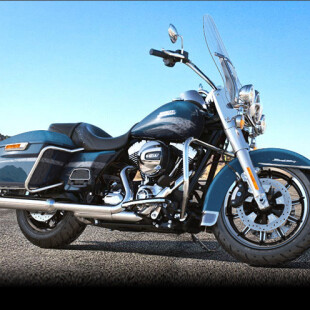 2016 FLHR Harley-Davidson® Road King® Custom Colour Cosmic Blue Pearl thumb 0