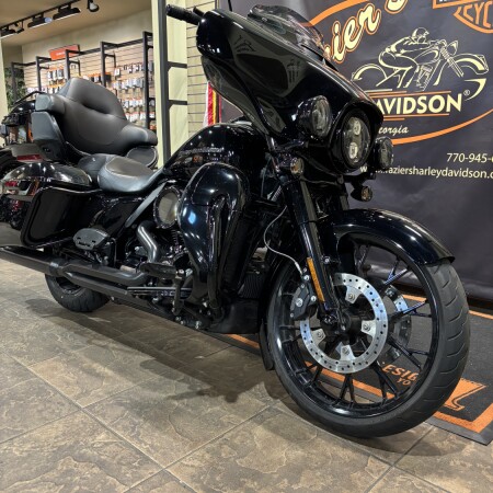 2020 Harley-Davidson® Ultra Limited BLACK thumb 3