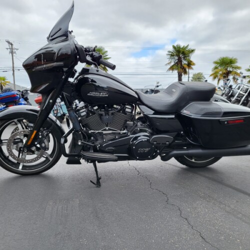 2024 Harley-Davidson® Street Glide® FLHX thumb 1