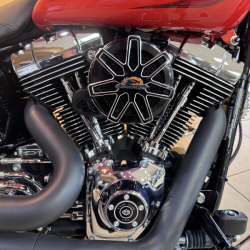 2017 Harley-Davidson® Breakout® Custom Colour Laguna Orange thumb 2