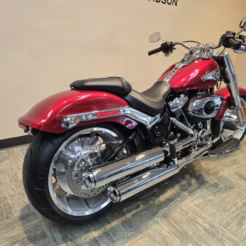 2026 Harley-Davidson® Fat Boy® Brilliant Red Chrome Trim FLFB thumb 3