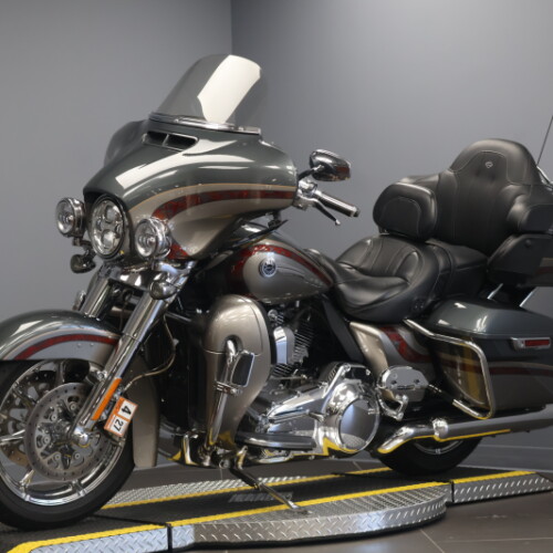 2016 Harley-Davidson® CVO™ Limited Charcoal Slate/Palladium Silver thumb 1