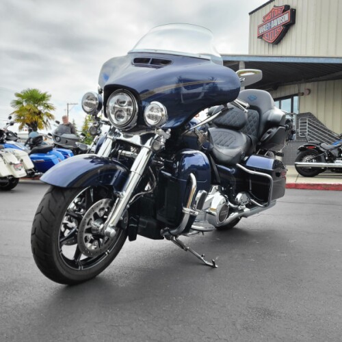 2018 Harley-Davidson® 115th Anniversary CVO™ Limited FLHTKSEANV thumb 2
