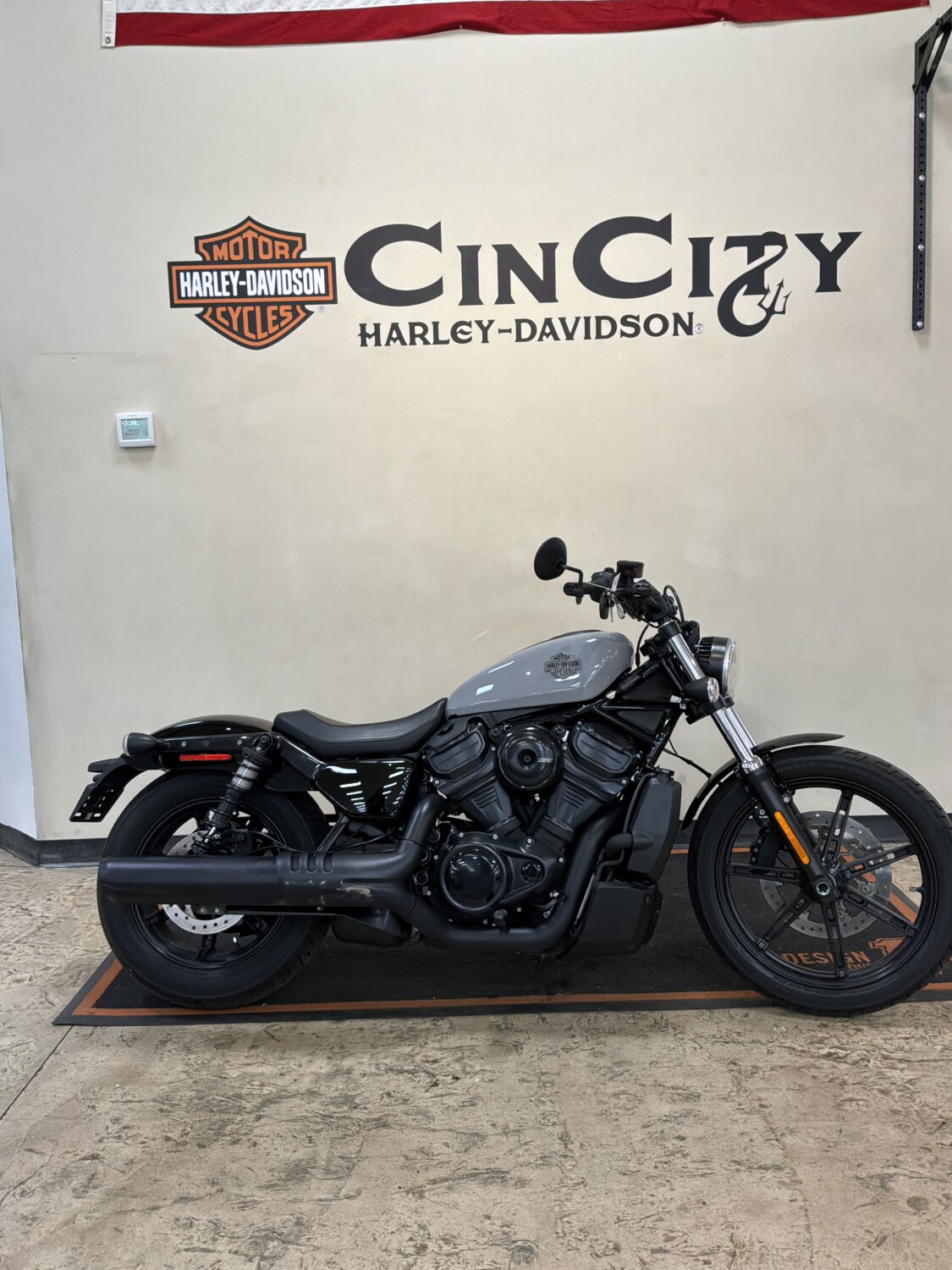 RH975 2025 Nightster™