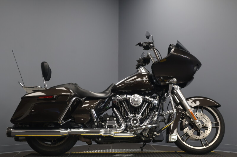 2018 Harley-Davidson® Road Glide® Sumatra Brown