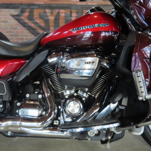 2018 Harley-Davidson® Ultra Limited FLHTK thumb 2