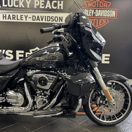 2026 Harley-Davidson® Street Glide® Midnight Ember Chrome Trim thumb 3