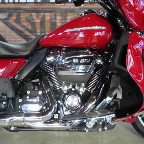 2021 Harley-Davidson® Ultra Limited FLHTK thumb 2