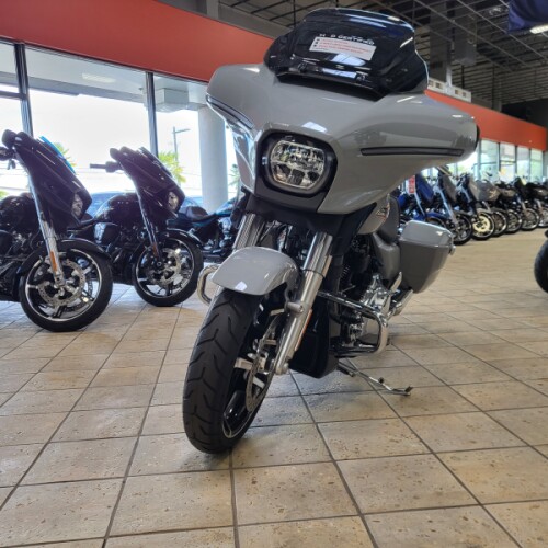 2024 Harley-Davidson® Street Glide® FLHX thumb 3