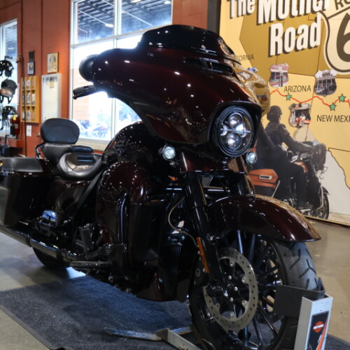 FLHXSE 2019 CVO™ Street Glide® thumb 3