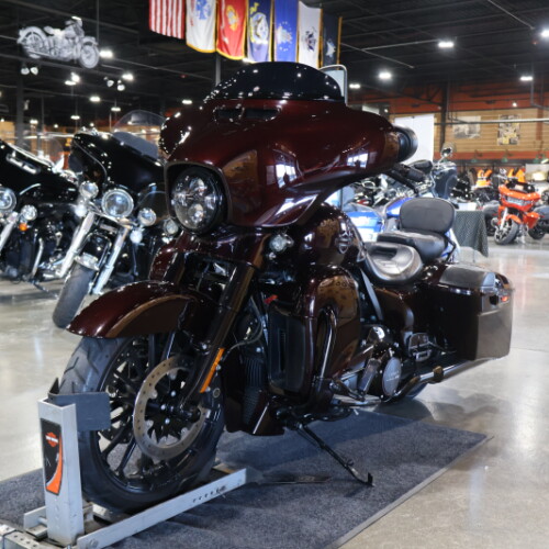 FLHXSE 2019 CVO™ Street Glide® thumb 2