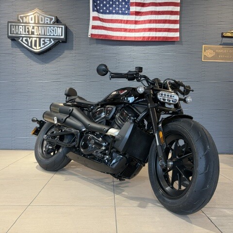 2025 Harley-Davidson® Sportster™ S Vivid Black thumb 3