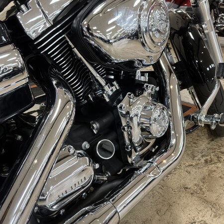 FXDC 2013 Super Glide® Custom thumb 1