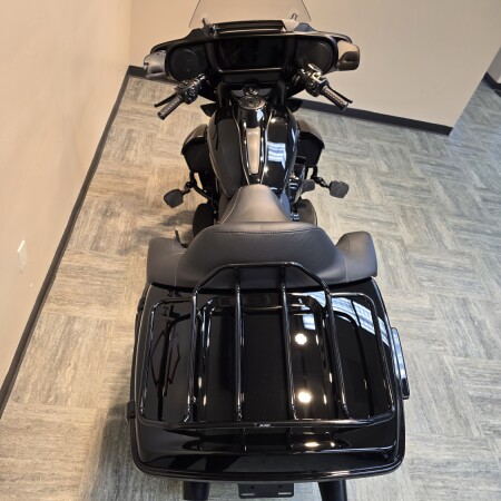 2025 Harley-Davidson® Street Glide® Ultra Vivid Black - Black Finish FLHXU thumb 1