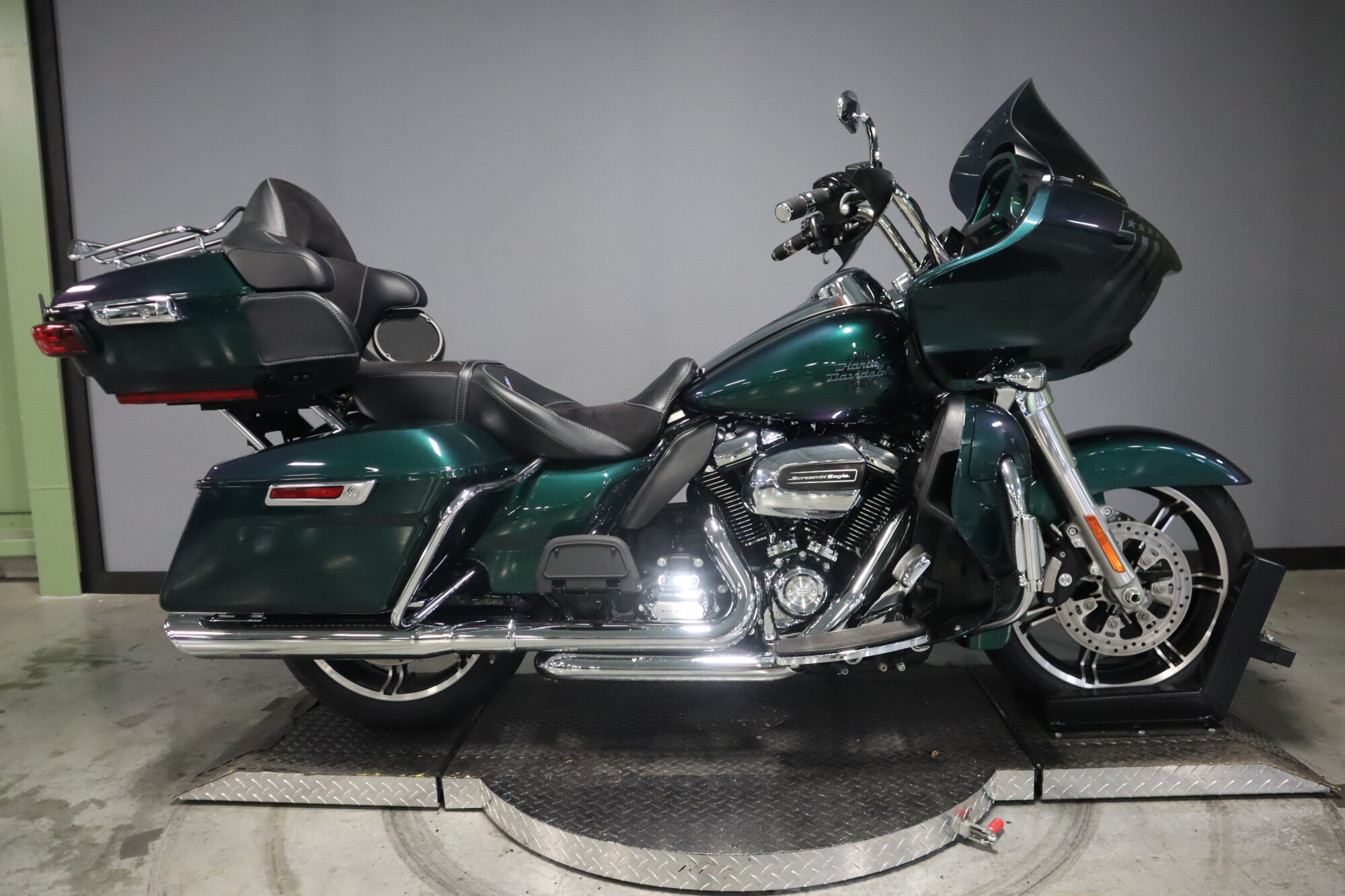 専用　Harley-Davidson エナメルバングル 2021 Harley-Davidson® Road Glide® Limited – Snake Venom | Rawhide