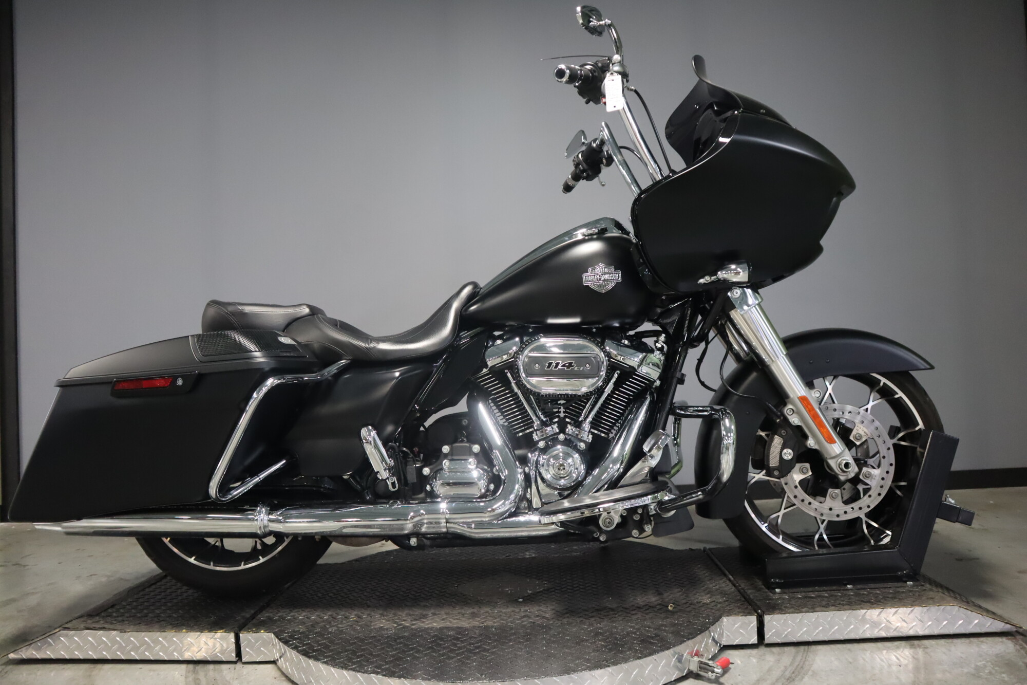 2022 Harley-Davidson® Road Glide® Special Denim Black | Rawhide