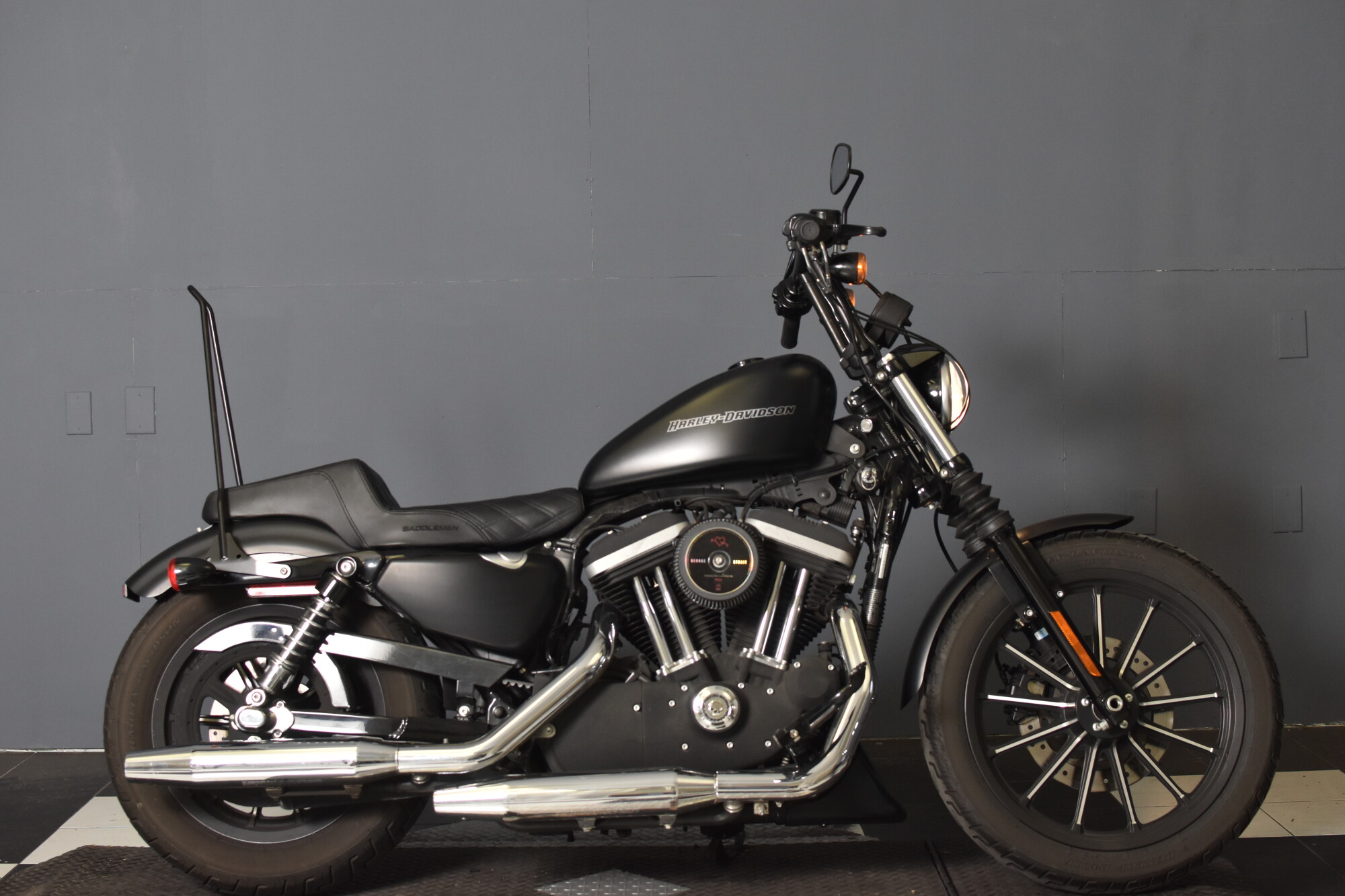 ボブディラン 2009 Harley-Davidson® Sportster® 883 Custom Black Denim Black Trim