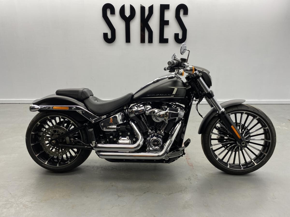 2023 Harley-Davidson FXBR Softail Breakout 117 in Black Denim