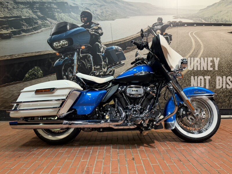 2021 Harley-Davidson® Electra Glide® Revival™ Hi-Fi Blue/Birch White