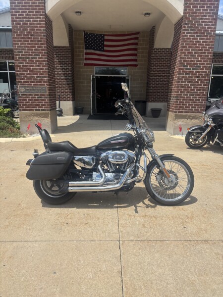 2009 Sportster 1200 Custom Vivid Black