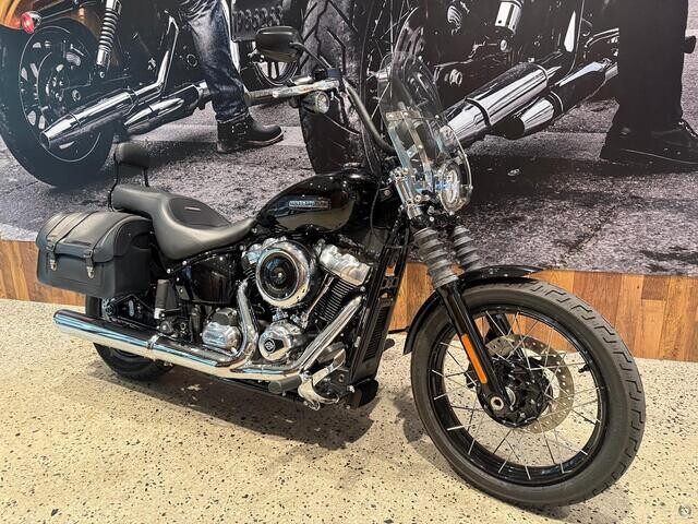 MY25 Harley-Davidson Softail Street Bob 117 W/ABS (FXBB) Vivid Black $24,990