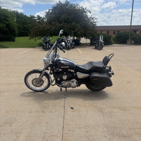 2009 Sportster 1200 Custom Vivid Black thumb 0