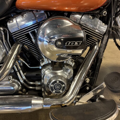 2016 Harley-Davidson® Heritage Softail® Classic FLSTC thumb 3